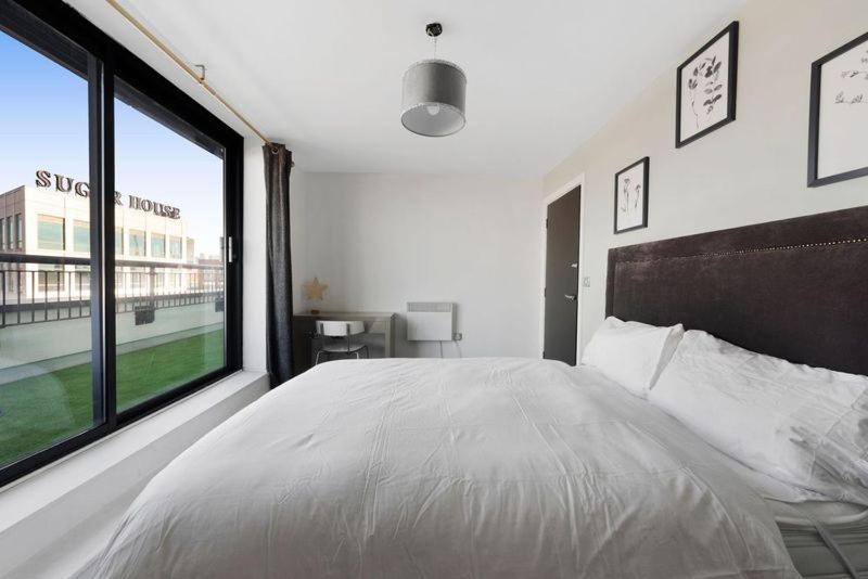 Penthouse W/ Hot Tub Near Stratford, Westfield Apartment Лондон Екстериор снимка