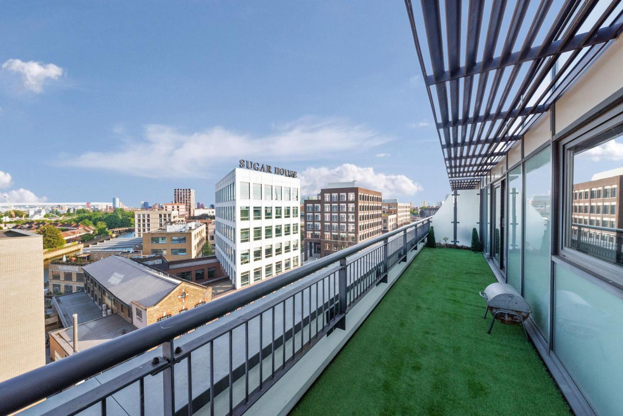 Penthouse W/ Hot Tub Near Stratford, Westfield Apartment Лондон Екстериор снимка