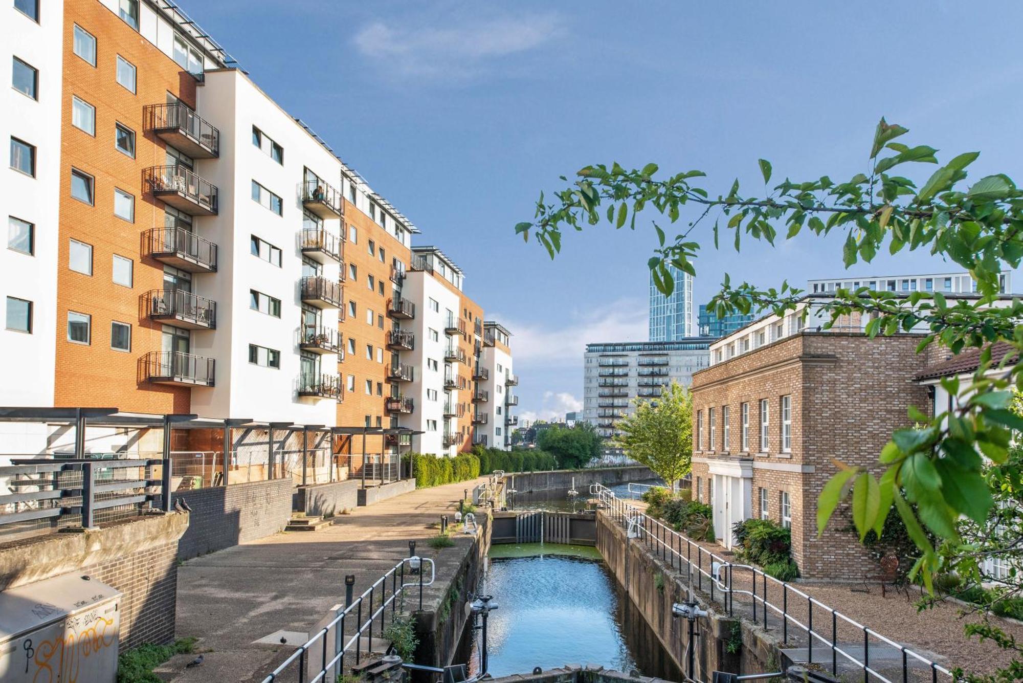 Penthouse W/ Hot Tub Near Stratford, Westfield Apartment Лондон Екстериор снимка